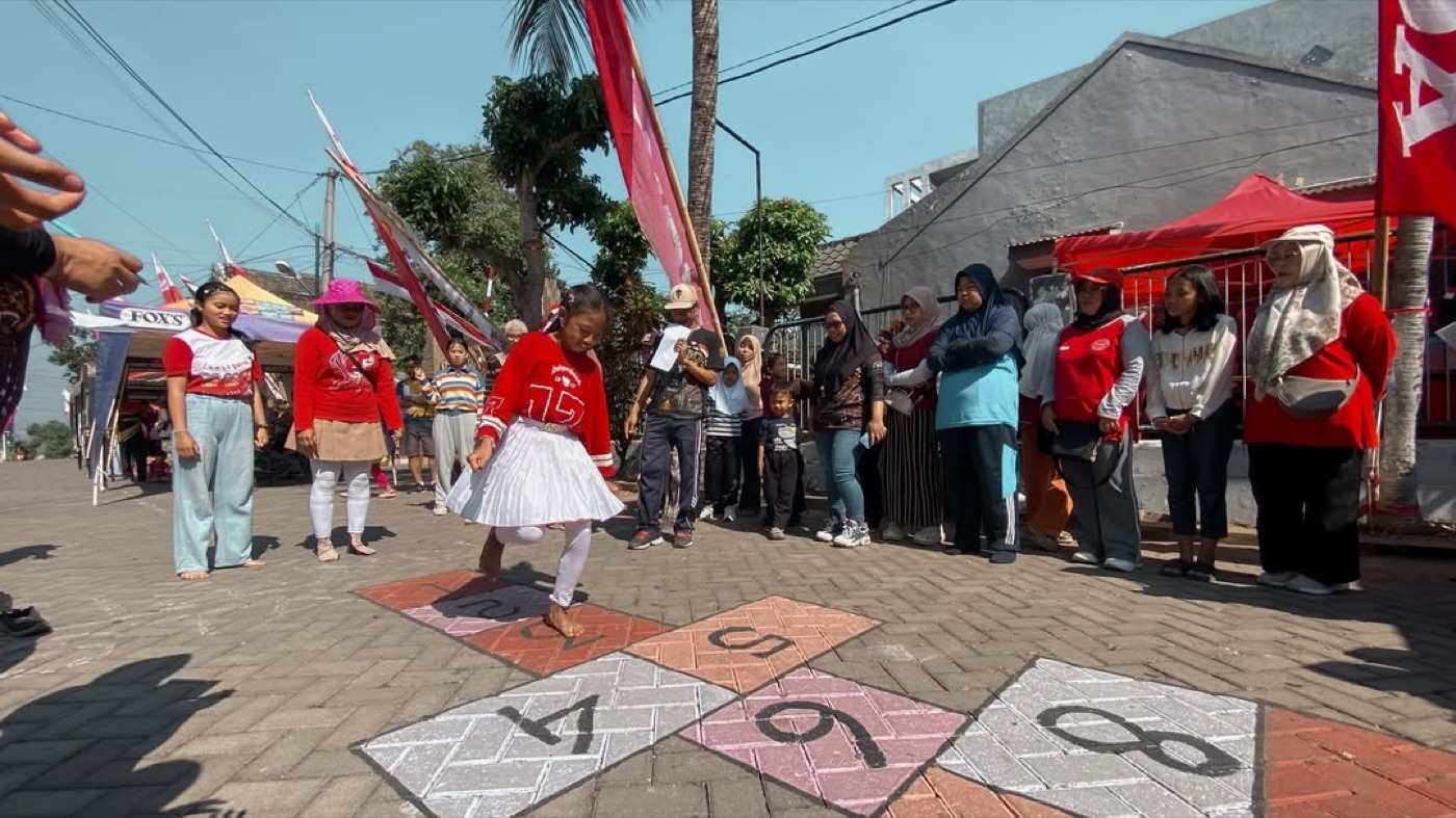 Lomba engklek