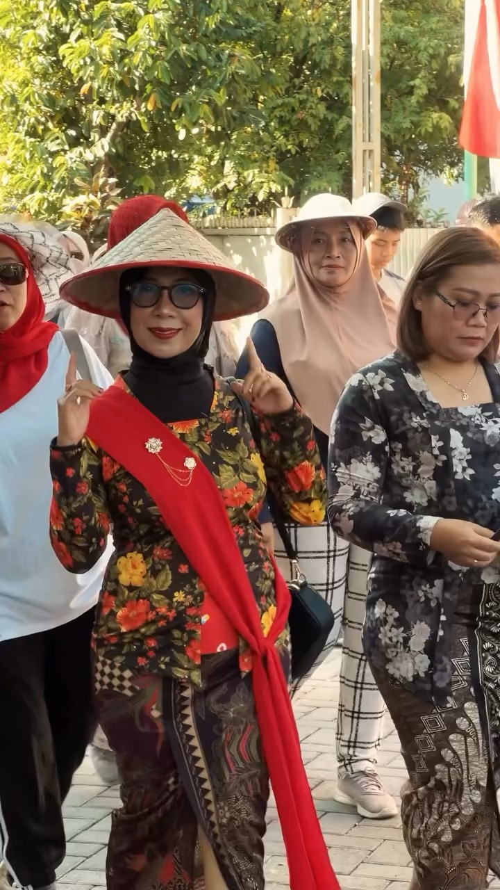 Jalan sehat warga